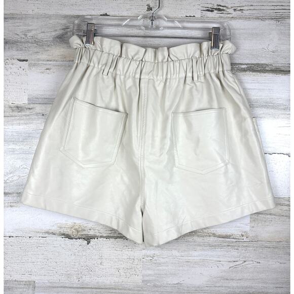 ASTR Womens Large Tan Petunia Faux Leather Paperbag Shorts Elastic Waist NEW - Picture 4 of 9